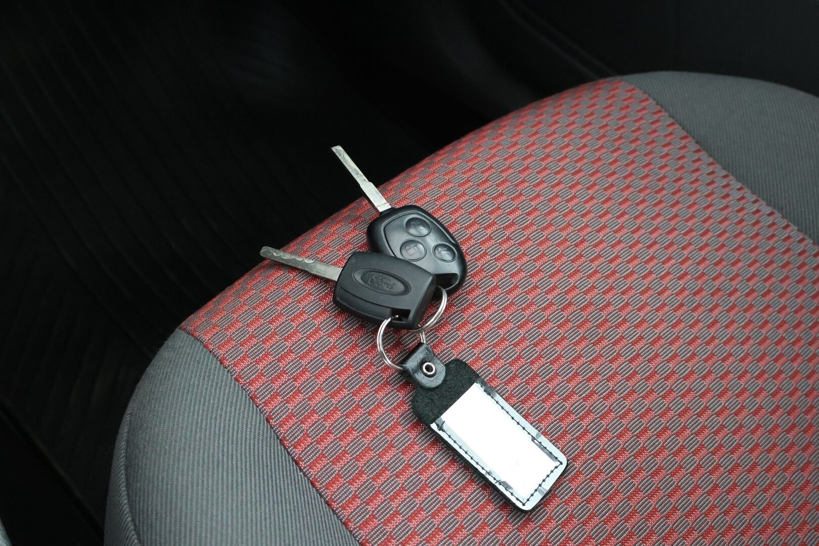 Ford Focus 2007 1,6 100hv Collection M5 Sedan - YritysOutlet - Myydään vain yrityksille - - YritysOutlet - Myydään vain yrityksille