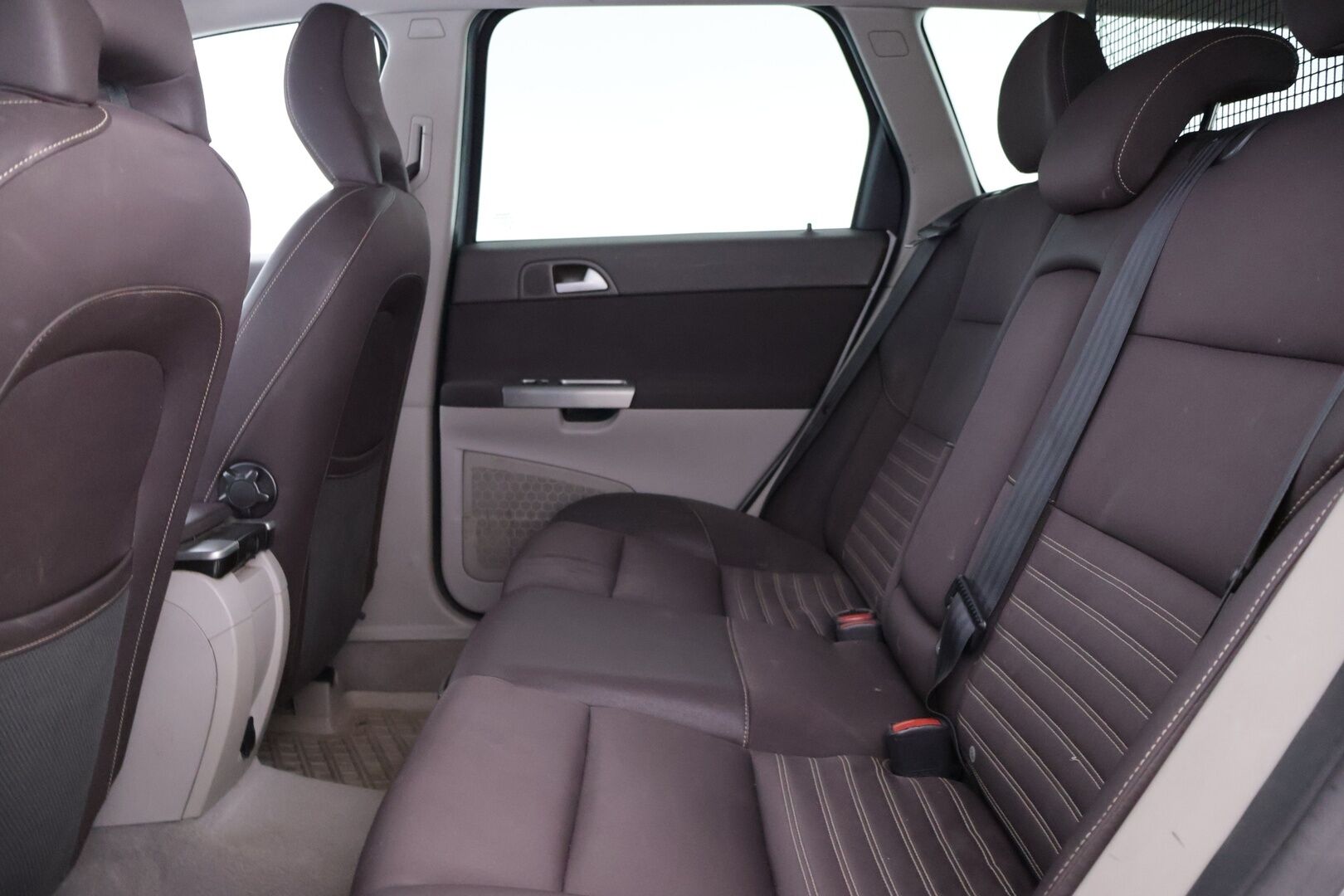 Volvo V50 2007 2,0D Kinetic aut - YritysOutlet - Myydään vain yrityksille - | Suomi-auto | Vetokoukku | Aut. ilmastointi | Jakopää 2025 | 2x renkaat ja vanteet |