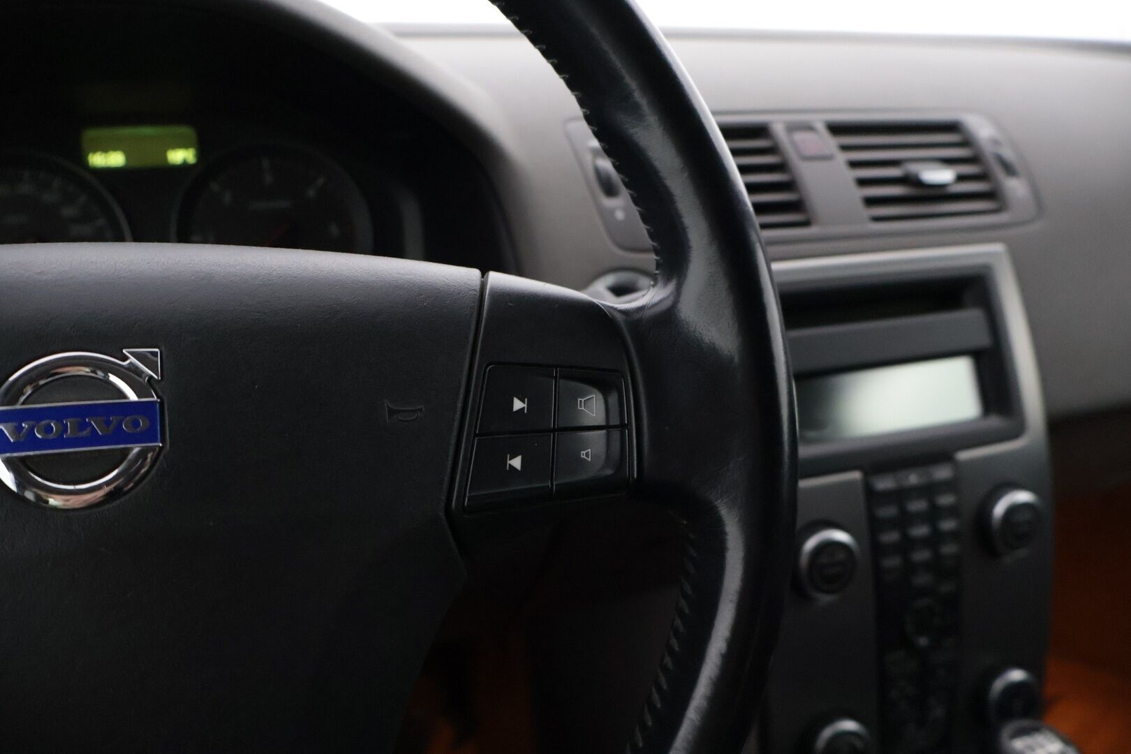 Volvo V50 2007 2,0D Kinetic aut - YritysOutlet - Myydään vain yrityksille - | Suomi-auto | Vetokoukku | Aut. ilmastointi | Jakopää 2025 | 2x renkaat ja vanteet |