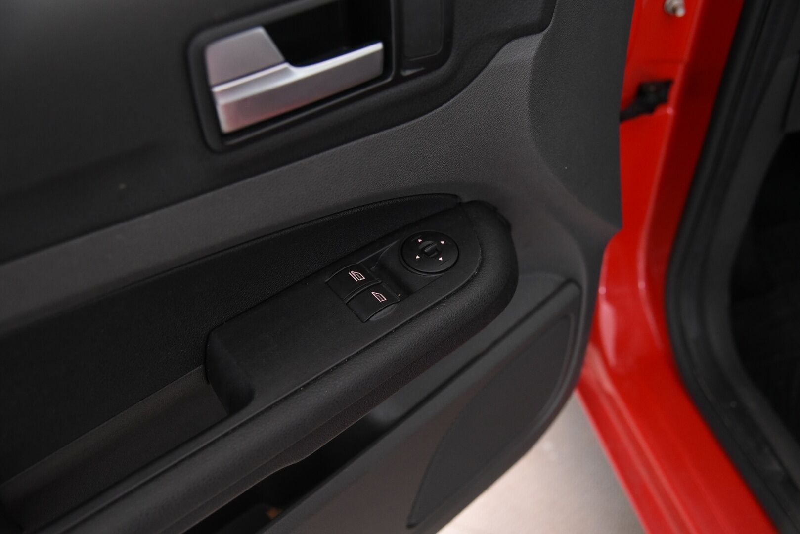 Ford Focus 2007 1,6 100hv Trend Wagon M5 / Tämä auto myydään YritysOutlet -valikoimasta vain yritykselle / - 2x renkaat & vanteet! / Hyvät huollot / 9kk leimaa jäljellä