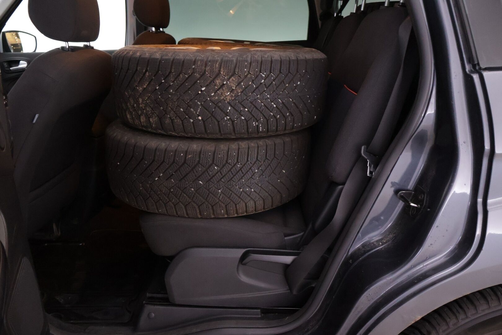 Ford S-Max 2007 S-MAX MPV 2.0TDCI - Myydään Huutokaupat.com - | 7-p | Webasto | Vakkari | Suomi-auto | Lämm. Lasi | Koukku | 2x Huipuilla Renkailla | Jakopää tehty 403tkm |