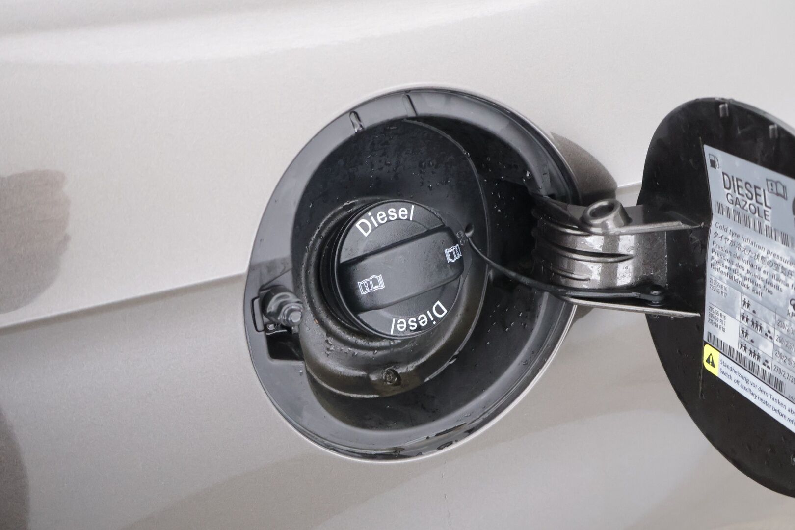 Volkswagen Passat 2013 Variant Comfortline 2,0 TDI 103 kW (140 hv) BlueMotion Technology DSG-aut - *Myydään Huutokaupat.com* | Juuri katsastettu ja huollettu | Vakkari | Webasto | Läm. tuulilasi | Bluetooth | Navi | Koukku | 2x renkaat