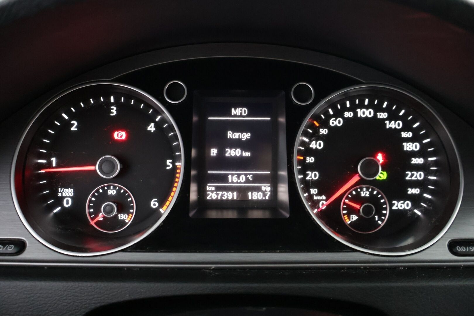 Volkswagen Passat 2013 Variant Comfortline 2,0 TDI 103 kW (140 hv) BlueMotion Technology DSG-aut - *Myydään Huutokaupat.com* | Juuri katsastettu ja huollettu | Vakkari | Webasto | Läm. tuulilasi | Bluetooth | Navi | Koukku | 2x renkaat