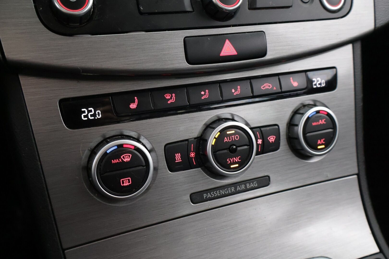 Volkswagen Passat 2013 Variant Comfortline 2,0 TDI 103 kW (140 hv) BlueMotion Technology DSG-aut - *Myydään Huutokaupat.com* | Juuri katsastettu ja huollettu | Vakkari | Webasto | Läm. tuulilasi | Bluetooth | Navi | Koukku | 2x renkaat