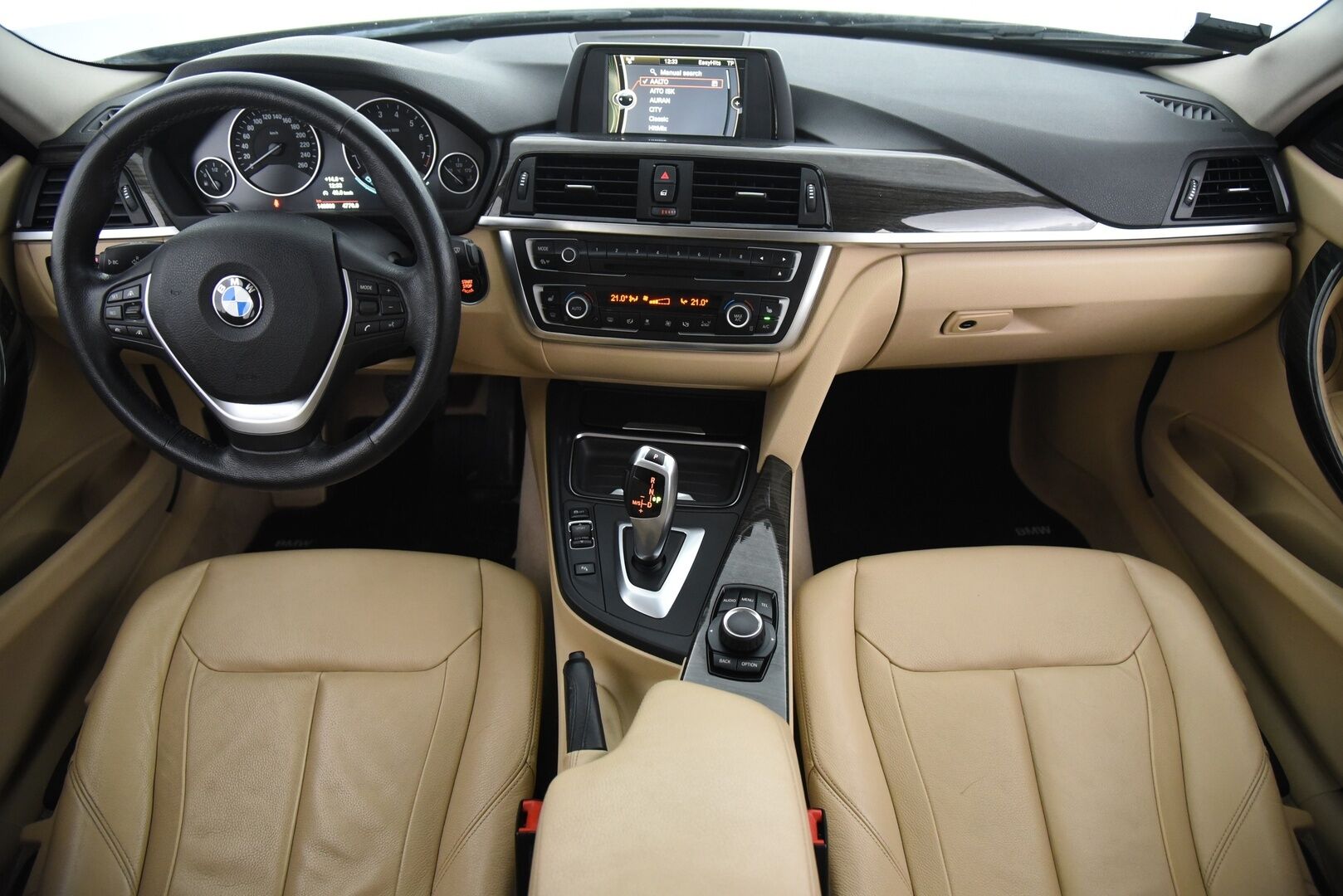 BMW 328 2013 TwinPower Turbo A xDrive F30 Sedan Business Luxury / Adapt. vak. / Harman/Kardon / Vaaleat nahat / Xenon - Tehokas ja luotettava bensa neliveto!