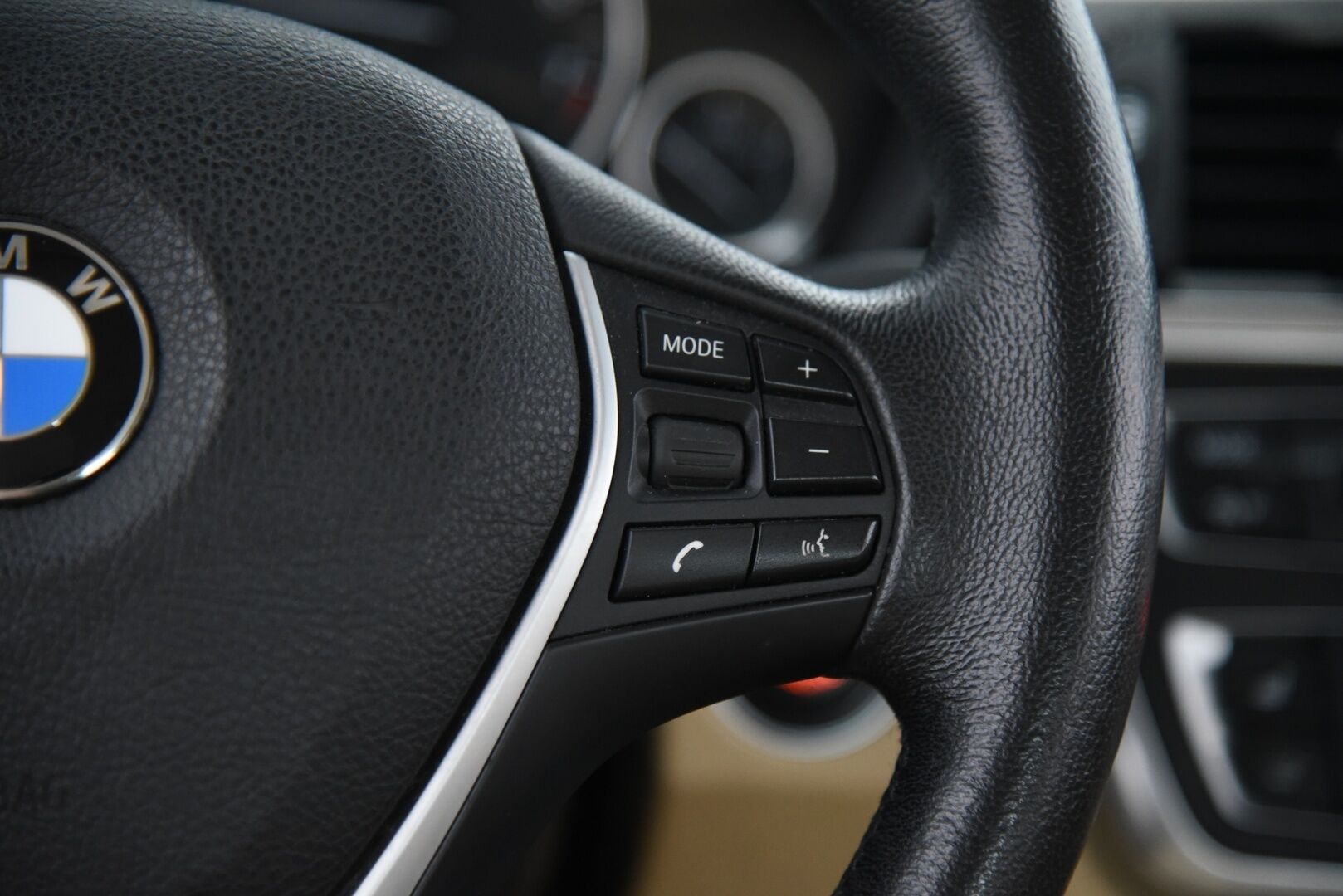 BMW 328 2013 TwinPower Turbo A xDrive F30 Sedan Business Luxury / Adapt. vak. / Harman/Kardon / Vaaleat nahat / Xenon - Huollettu 10/2025 / Tehokas ja luotettava bensa neliveto! - HULLUT BLACKWEEK JATKOT - KORKOTARJOUS 2,49%