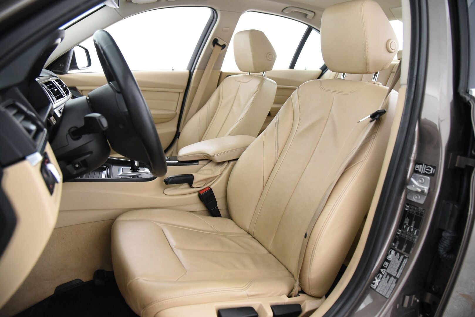 BMW 328 2013 TwinPower Turbo A xDrive F30 Sedan Business Luxury / Adapt. vak. / Harman/Kardon / Vaaleat nahat / Xenon - Huollettu 10/2025 / Tehokas ja luotettava bensa neliveto! - HULLUT BLACKWEEK JATKOT - KORKOTARJOUS 2,49%