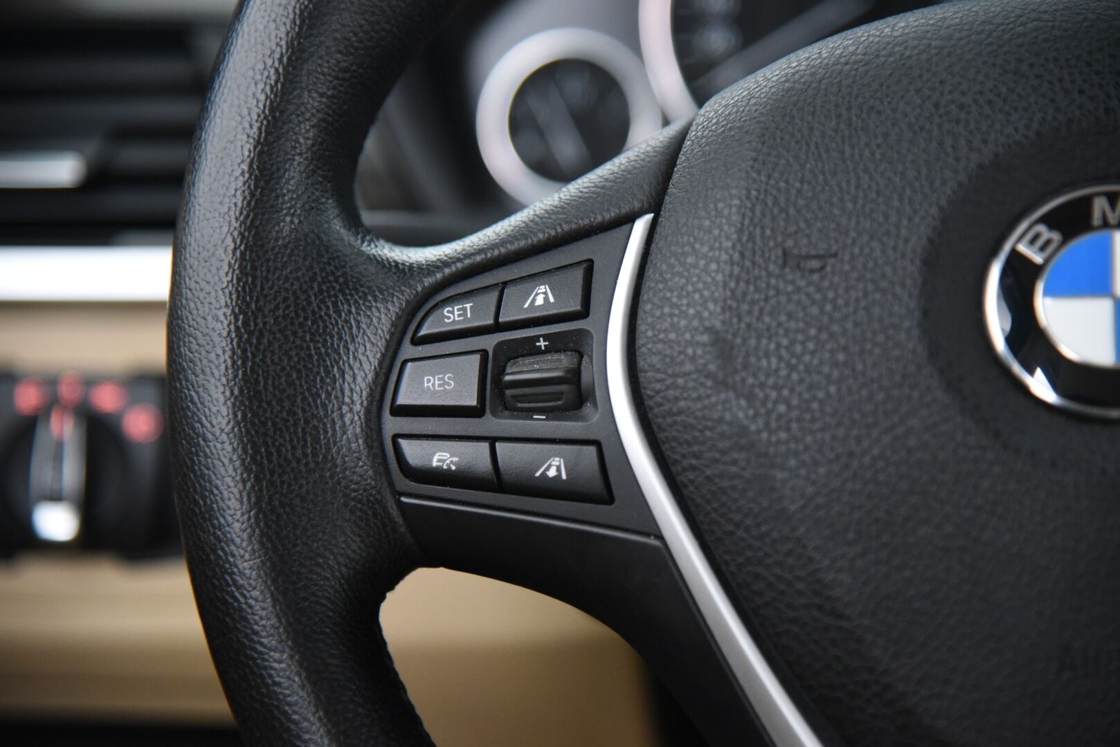 BMW 328 2013 TwinPower Turbo A xDrive F30 Sedan Business Luxury / Adapt. vak. / Harman/Kardon / Vaaleat nahat / Xenon - Tehokas ja luotettava bensa neliveto!