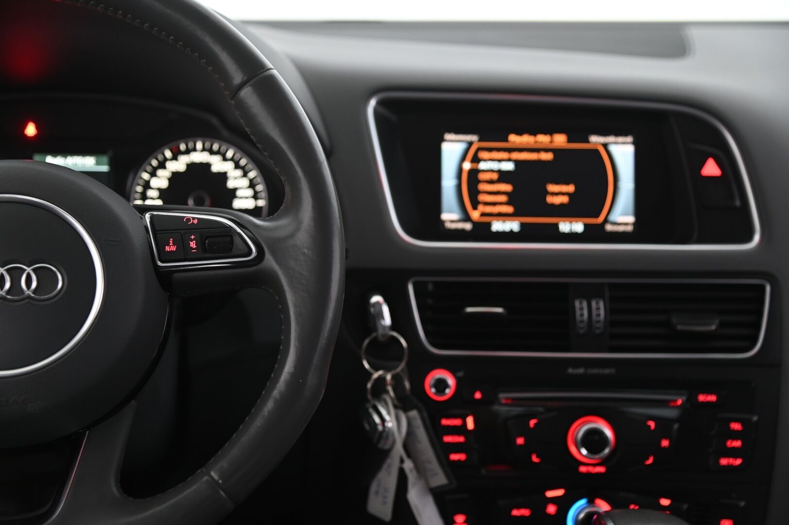 Audi Q5 2013 Business 2,0 TDI 130 kW quattro S tronic ***MYYDÄÄN HUUTOKAUPAT.COM*** - ***MYYDÄÄN HUUTOKAUPAT.COM***