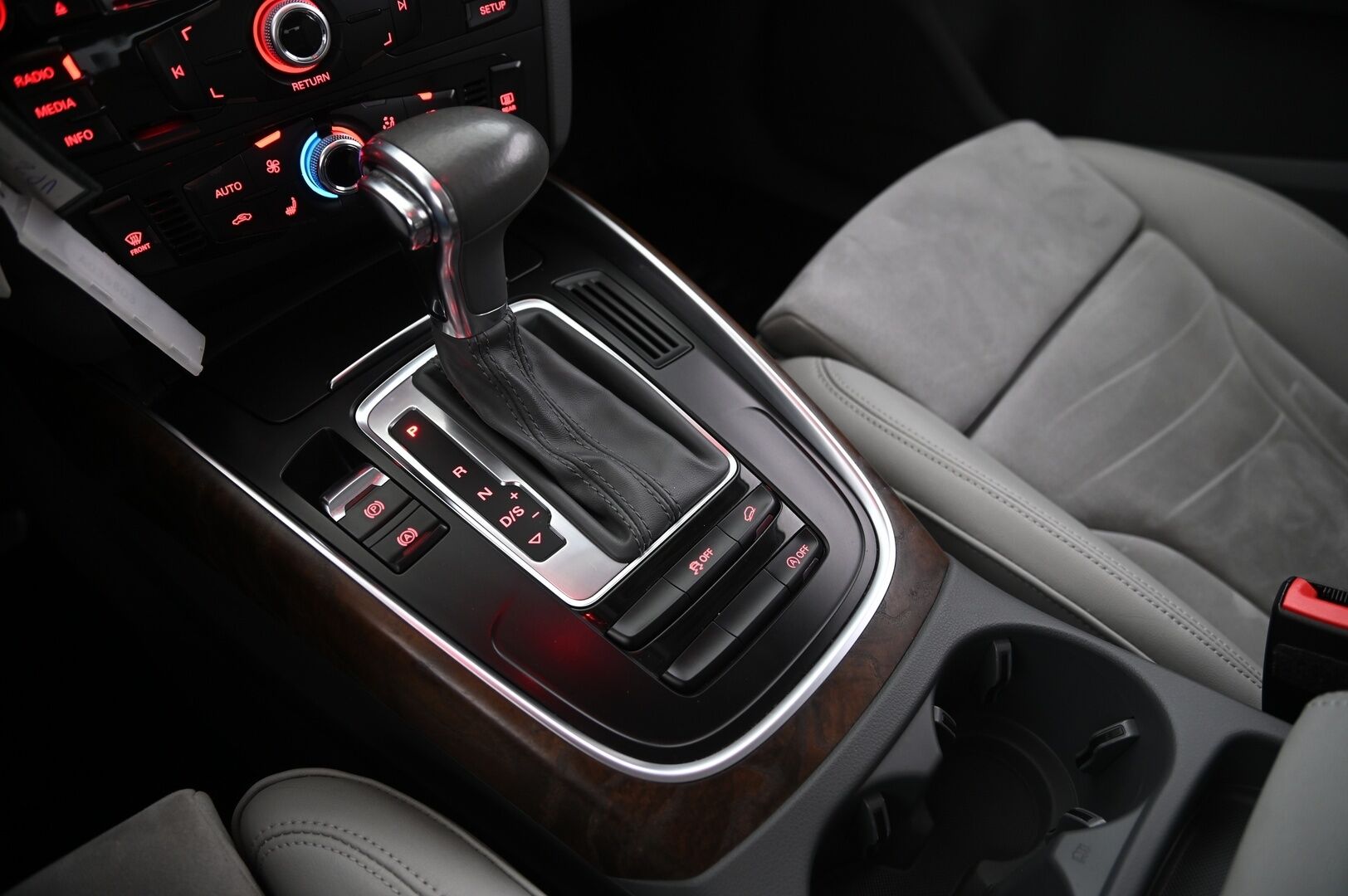 Audi Q5 2013 Business 2,0 TDI 130 kW quattro S tronic ***MYYDÄÄN HUUTOKAUPAT.COM*** - ***MYYDÄÄN HUUTOKAUPAT.COM***