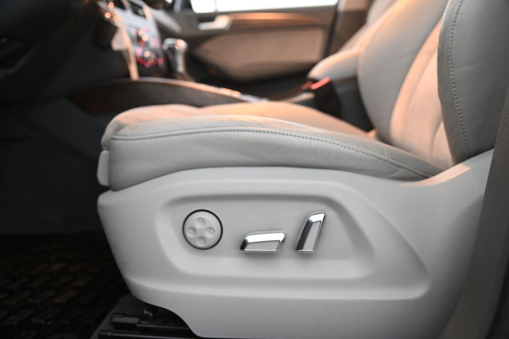 Audi Q5 2013 Business 2,0 TDI 130 kW quattro S tronic ***MYYDÄÄN HUUTOKAUPAT.COM*** - ***MYYDÄÄN HUUTOKAUPAT.COM***