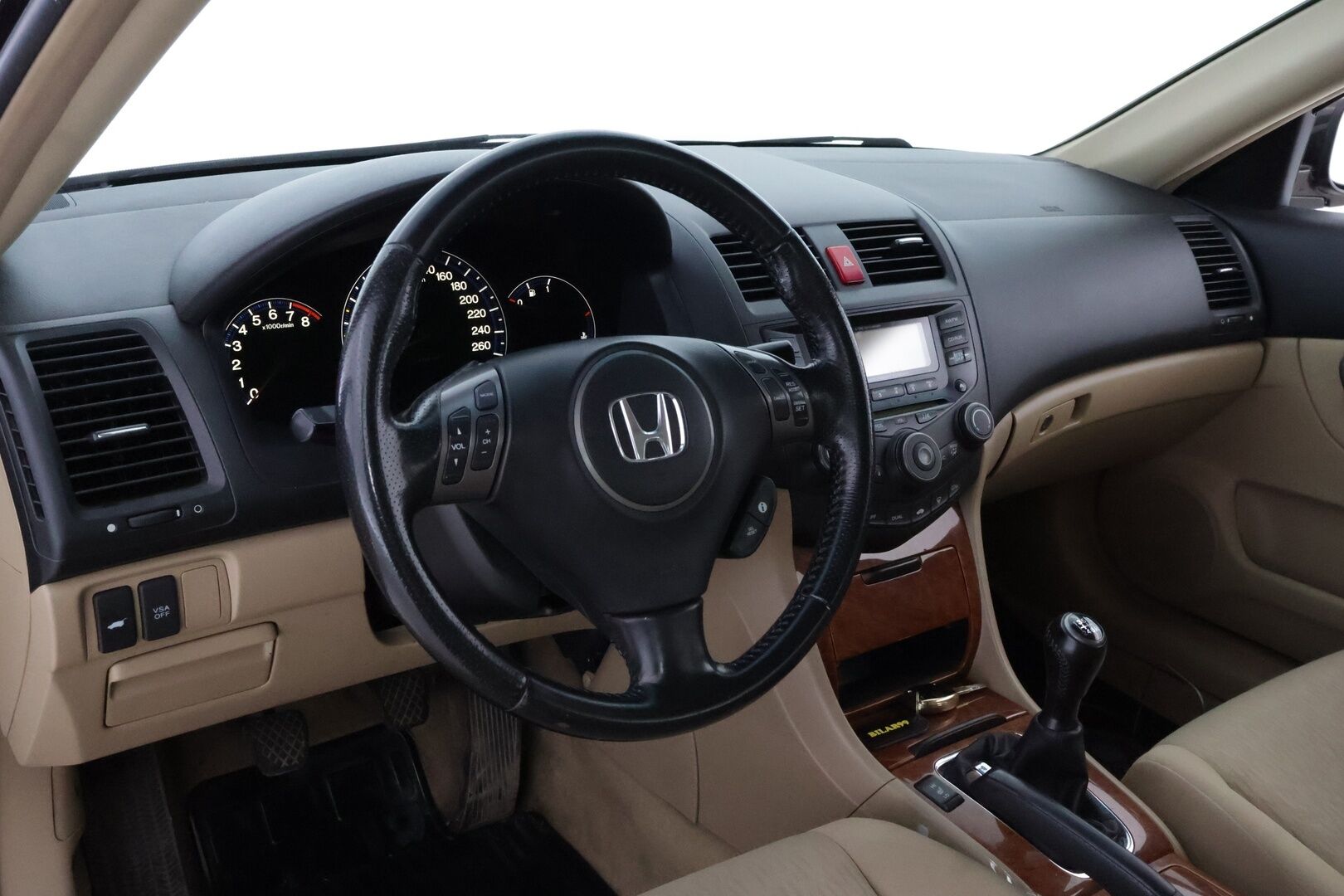 Honda Accord 2006 *MYYDÄÄN HUUTOKAUPAT.COM*