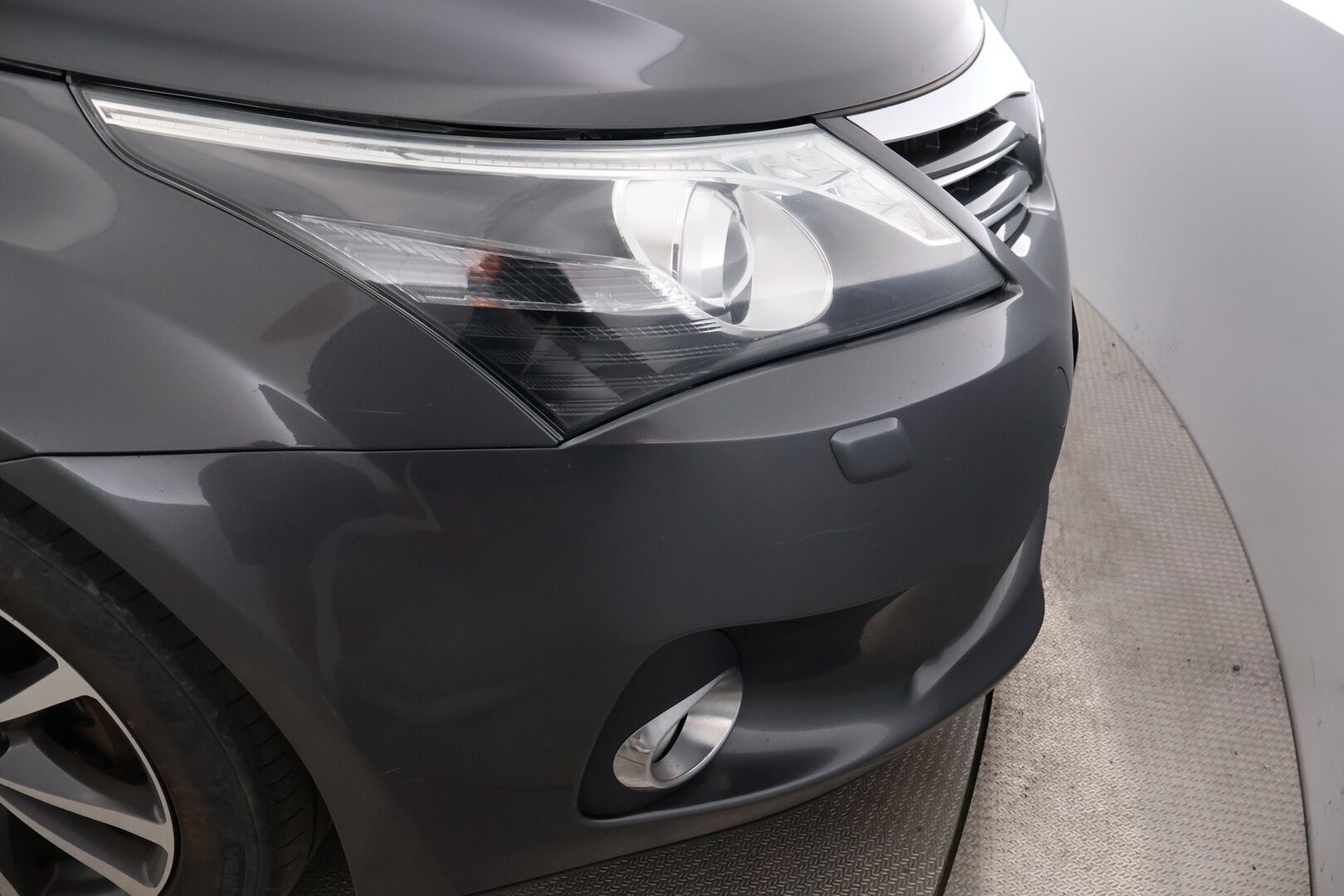 Toyota Avensis 2012 MYYDÄÄN HUUTOKAUPAT.COM