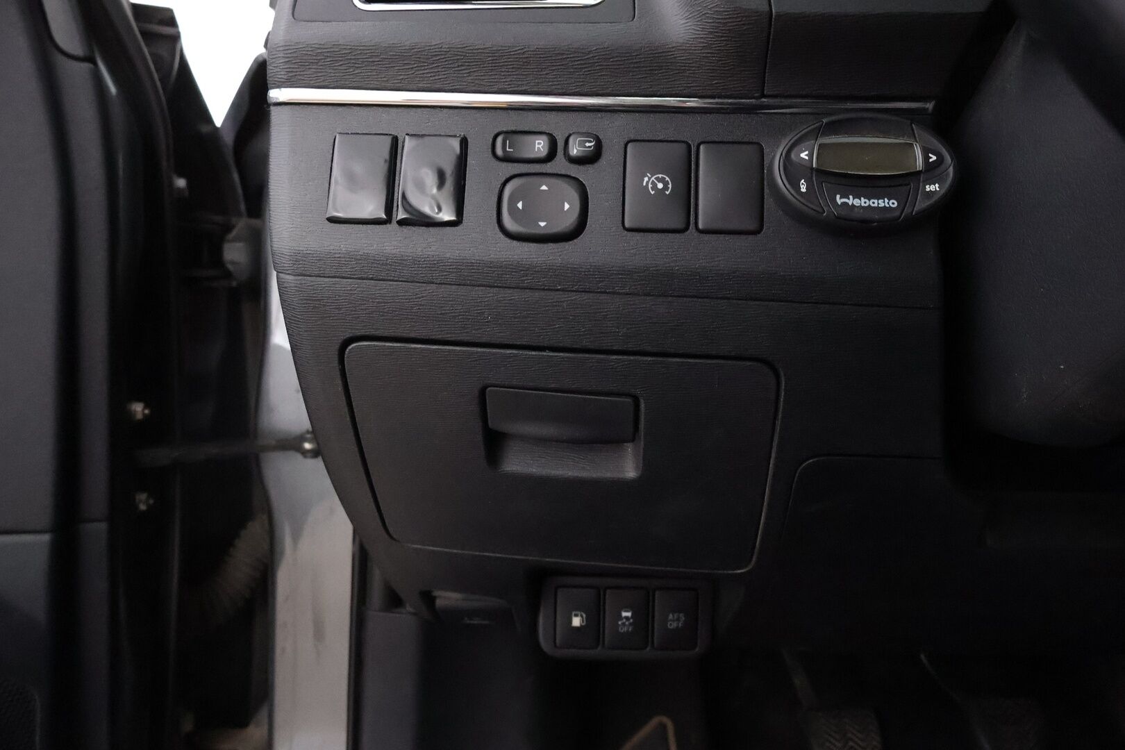 Toyota Avensis 2012 MYYDÄÄN HUUTOKAUPAT.COM