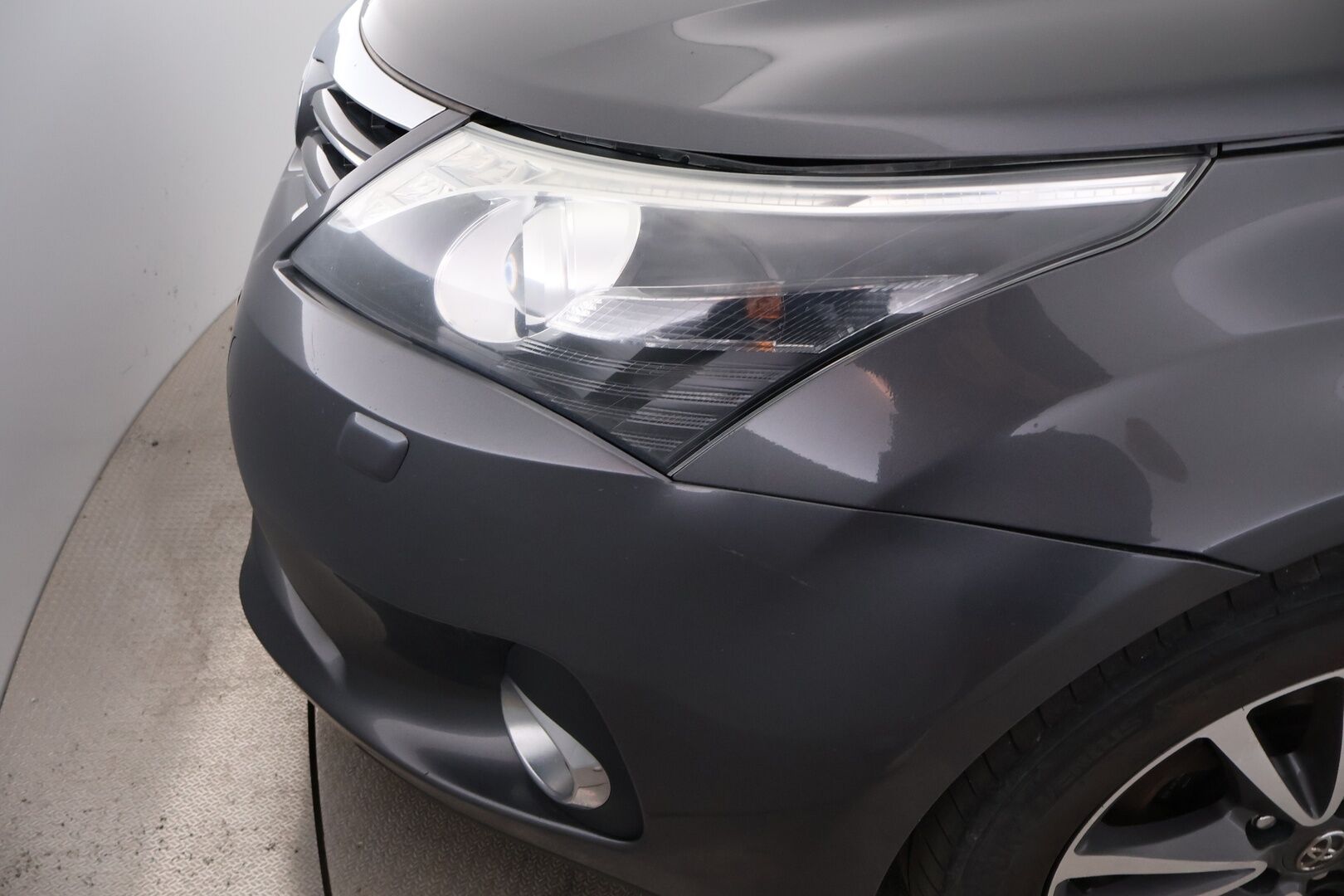 Toyota Avensis 2012 MYYDÄÄN HUUTOKAUPAT.COM