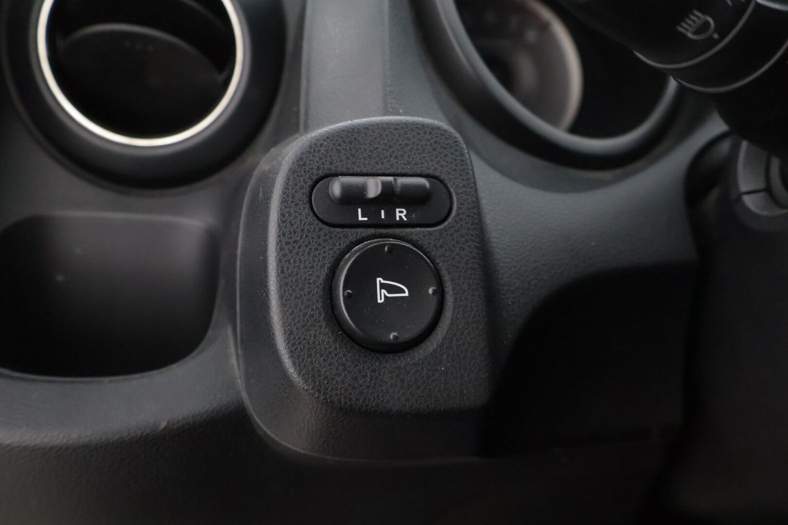 Honda Jazz 2013 5D Hybrid Comfort * Lohko+ sisäpistoke / Aut. Ilmastointi / 2x Hyvät renkaat! / Hyvin huollettu *