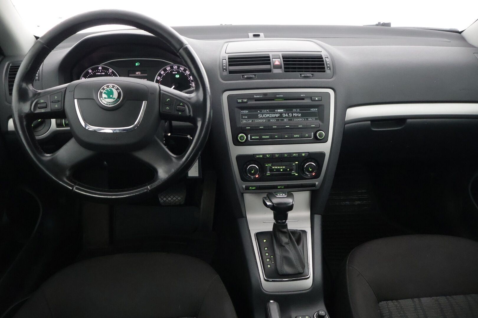 Skoda Octavia 2012 1,4 TSI Elegance DSG Autom. *Myydään Huutokaupat.com* - *Myydään Huutokaupat.com* Vetokoukku / Lohko + Sisäpistoke / Suomiauto / Vakkari / Bluetooth /  