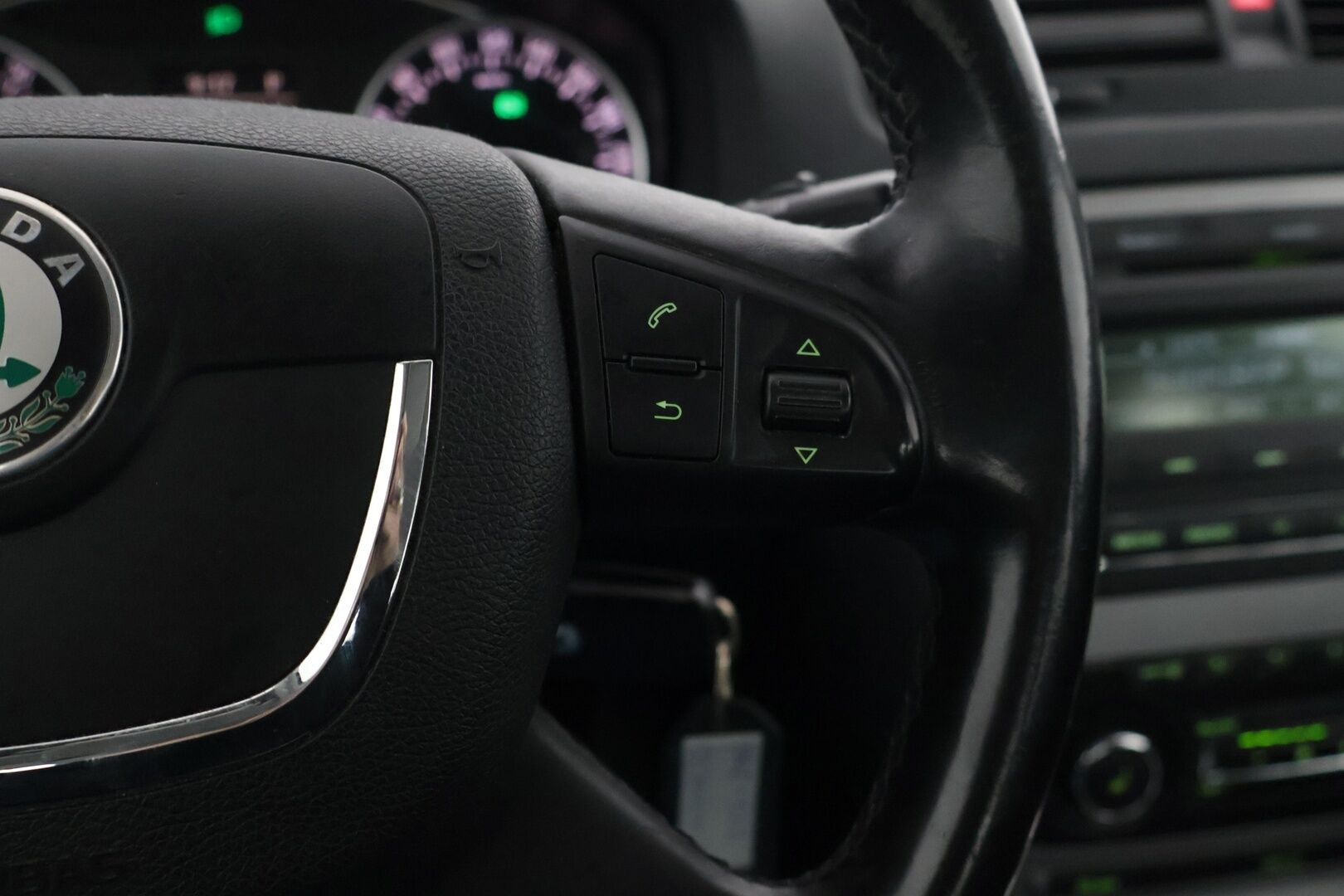 Skoda Octavia 2012 1,4 TSI Elegance DSG Autom. *Myydään Huutokaupat.com* - *Myydään Huutokaupat.com* Vetokoukku / Lohko + Sisäpistoke / Suomiauto / Vakkari / Bluetooth /  