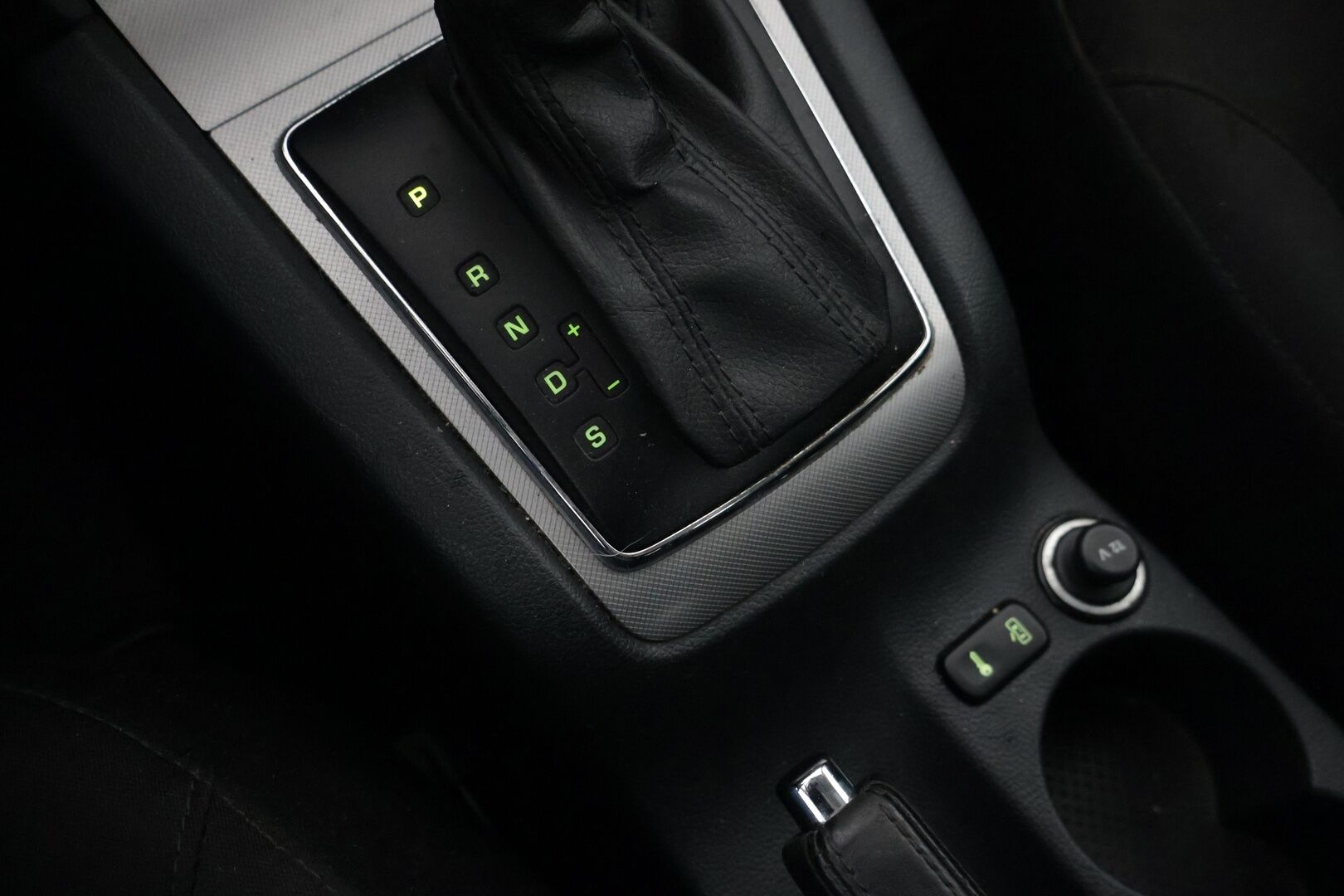 Skoda Octavia 2012 1,4 TSI Elegance DSG Autom. *Myydään Huutokaupat.com* - *Myydään Huutokaupat.com* Vetokoukku / Lohko + Sisäpistoke / Suomiauto / Vakkari / Bluetooth /  