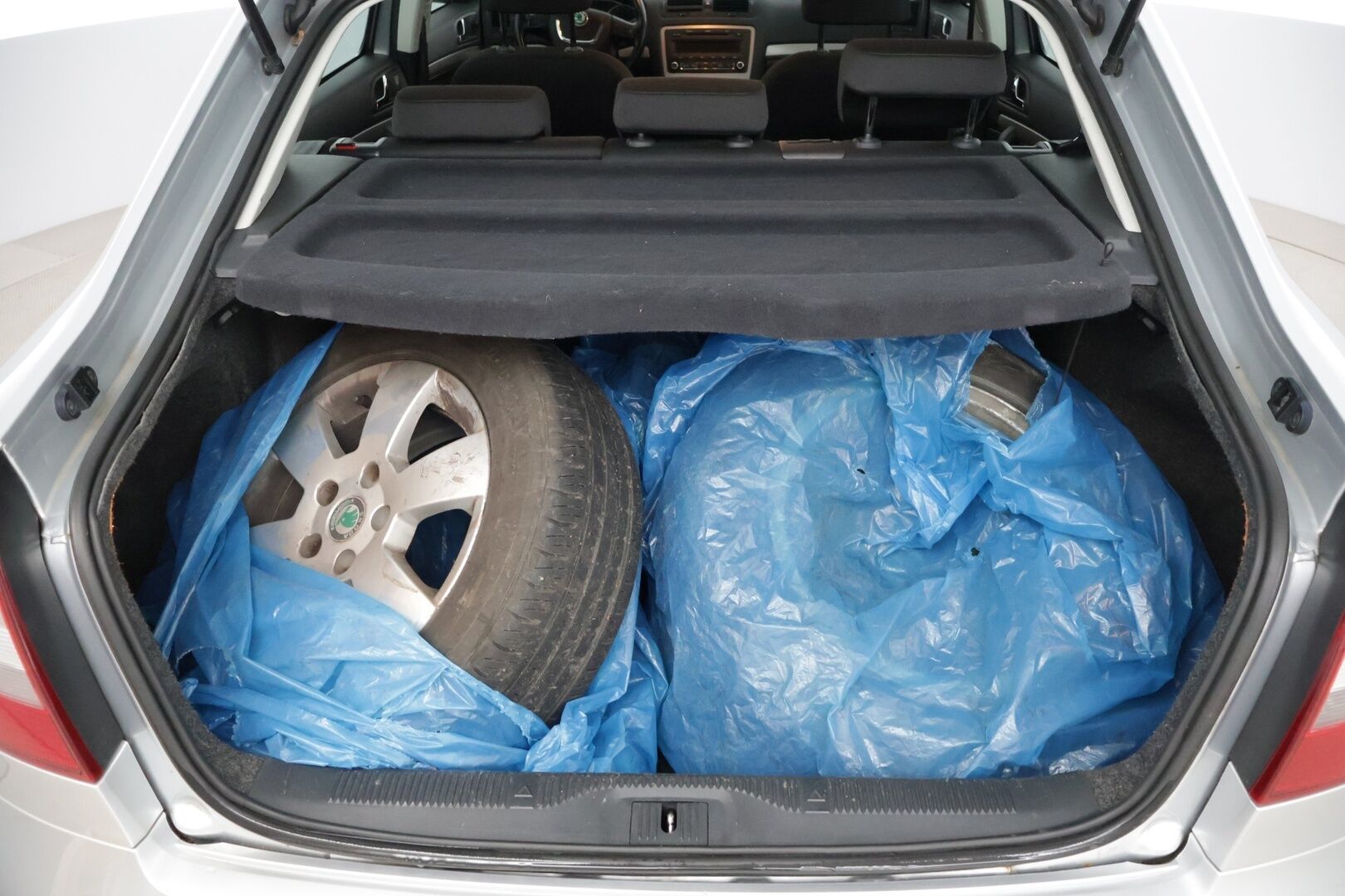 Skoda Octavia 2012 1,4 TSI Elegance DSG Autom. *Myydään Huutokaupat.com* - *Myydään Huutokaupat.com* Vetokoukku / Lohko + Sisäpistoke / Suomiauto / Vakkari / Bluetooth /  