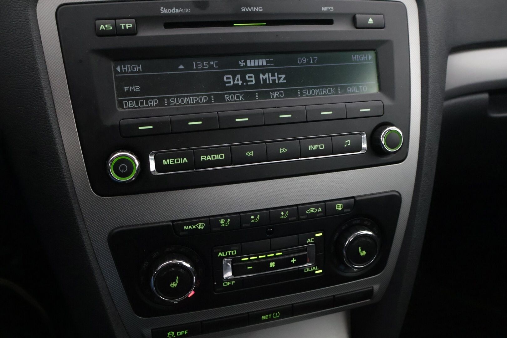 Skoda Octavia 2012 1,4 TSI Elegance DSG Autom. *Myydään Huutokaupat.com* - *Myydään Huutokaupat.com* Vetokoukku / Lohko + Sisäpistoke / Suomiauto / Vakkari / Bluetooth /  