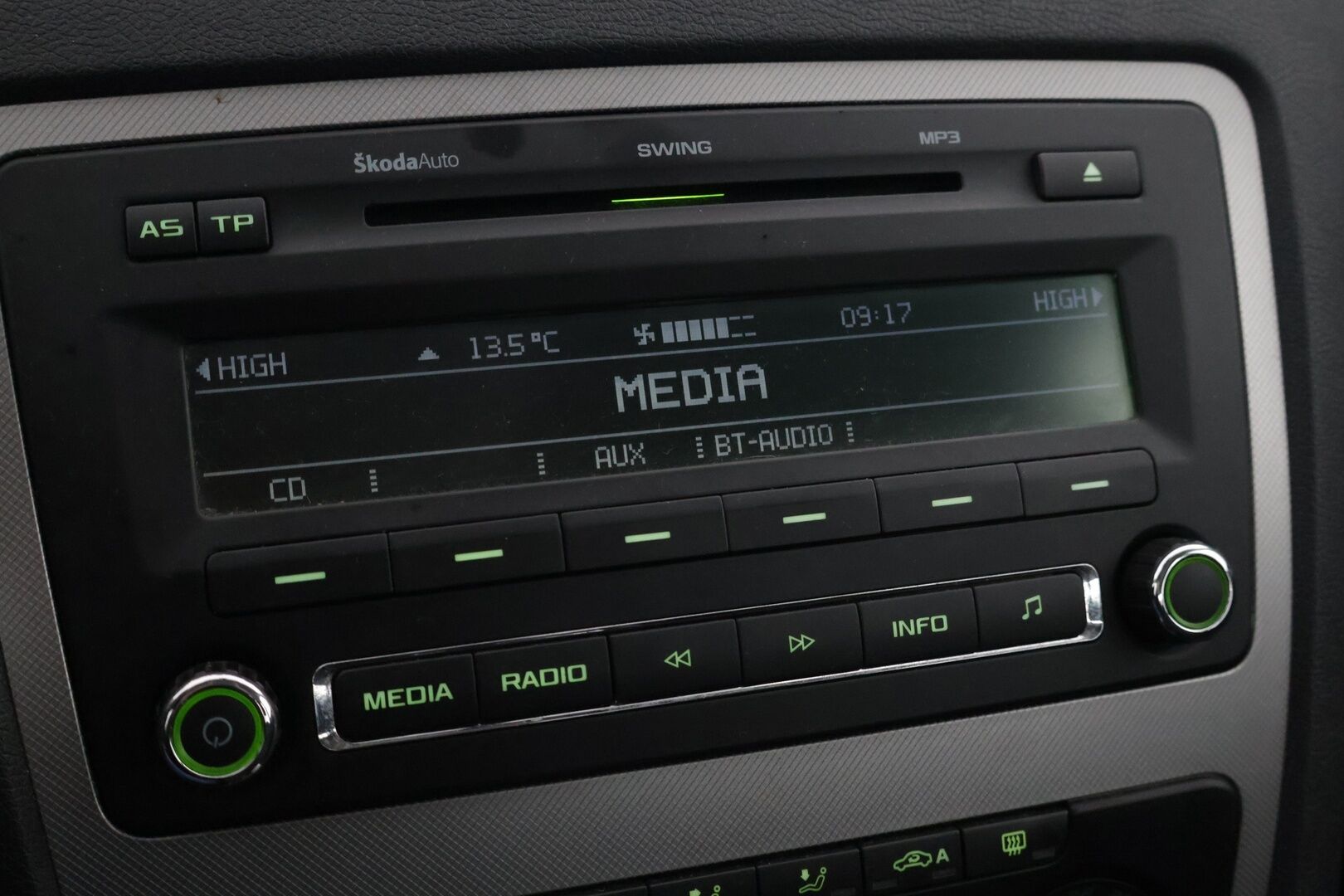 Skoda Octavia 2012 1,4 TSI Elegance DSG Autom. *Myydään Huutokaupat.com* - *Myydään Huutokaupat.com* Vetokoukku / Lohko + Sisäpistoke / Suomiauto / Vakkari / Bluetooth /  