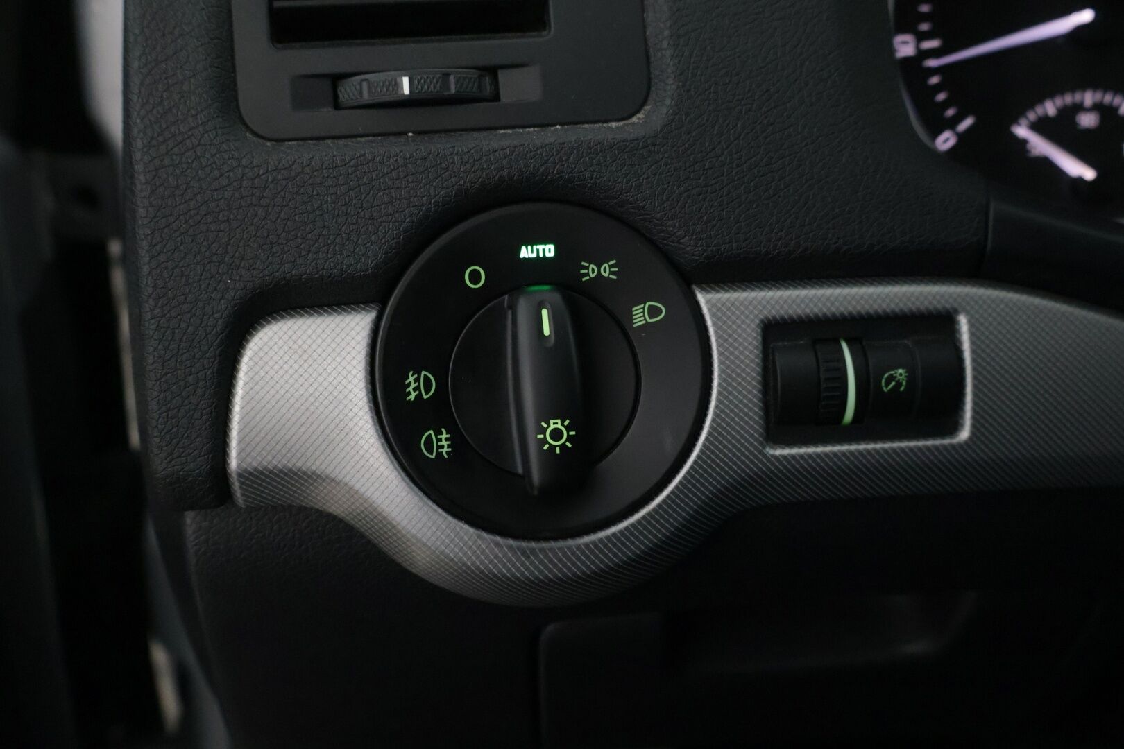 Skoda Octavia 2012 1,4 TSI Elegance DSG Autom. *Myydään Huutokaupat.com* - *Myydään Huutokaupat.com* Vetokoukku / Lohko + Sisäpistoke / Suomiauto / Vakkari / Bluetooth /  