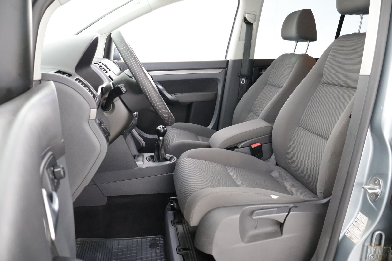 Volkswagen Touran 2008 Conceptline 1,9 TDI 77 kW 7-hlö *YritysOutlet - Myydään vain yrityksille * - ** Lohko / Vakkari / Leimaa 11/26 asti / Kahdet renkaat **