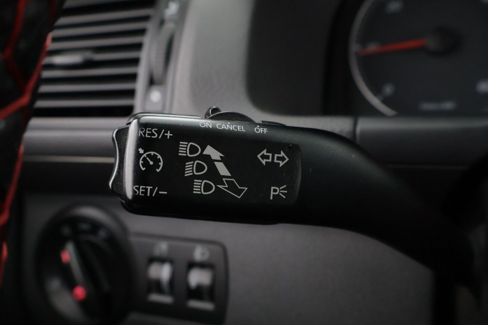 Volkswagen Touran 2008 Conceptline 1,9 TDI 77 kW 7-hlö *YritysOutlet - Myydään vain yrityksille * - ** Lohko / Vakkari / Leimaa 11/26 asti / Kahdet renkaat **