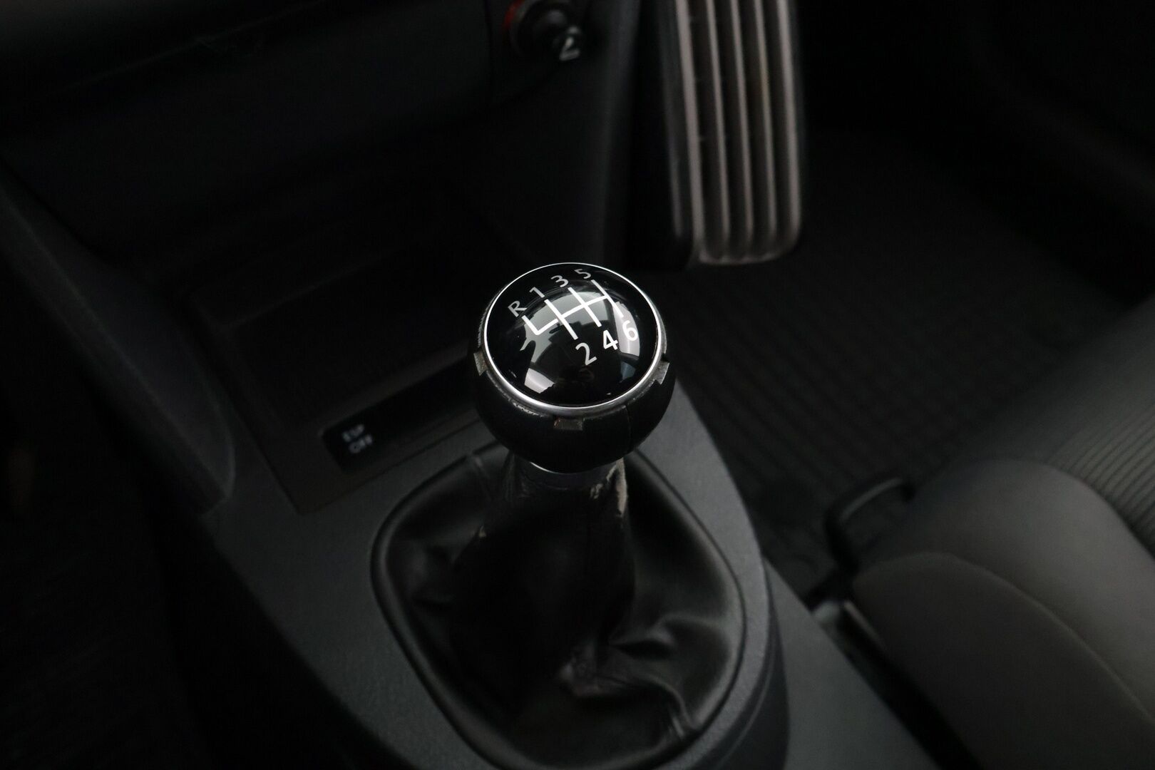 Volkswagen Touran 2008 Conceptline 1,9 TDI 77 kW 7-hlö *YritysOutlet - Myydään vain yrityksille * - ** Lohko / Vakkari / Leimaa 11/26 asti / Kahdet renkaat **