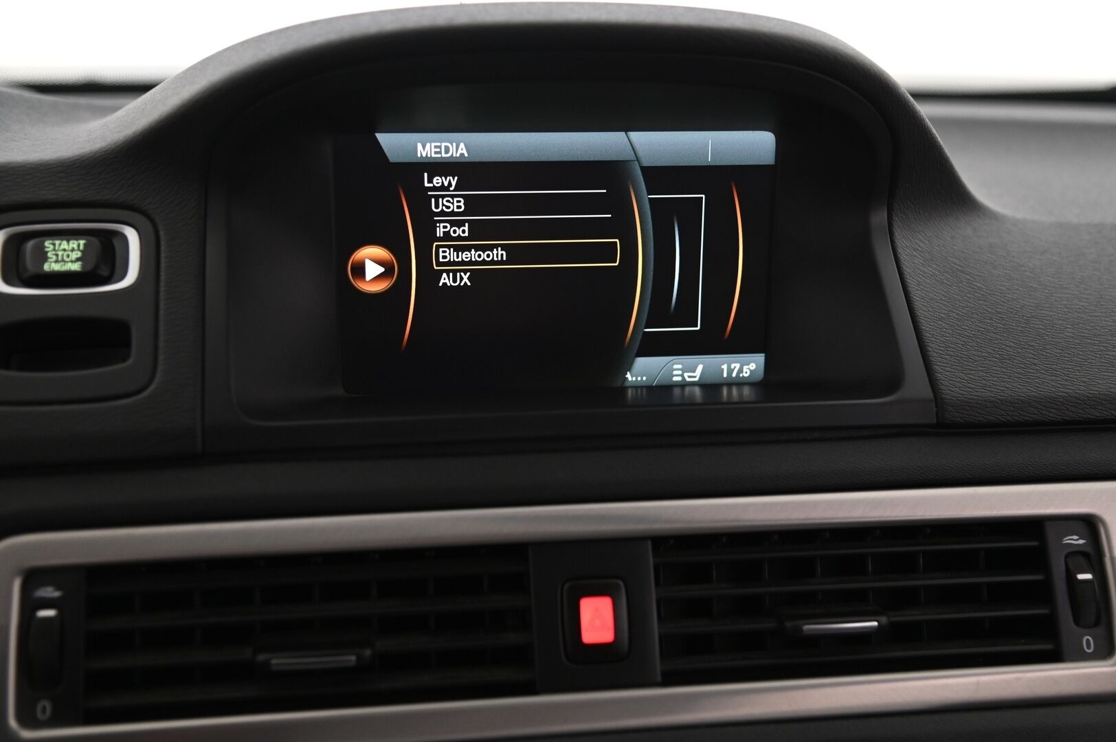 Volvo XC70 2012 D3 AWD Summum aut.  *Adapt. vak / Nahat  /Muistipenkki/  Pa-Lämmitin/  Kessy/  Koukku/  Bliss* - Suomiauto / Hyvin huollettu / Jakohihna vaihdettu 03/2023