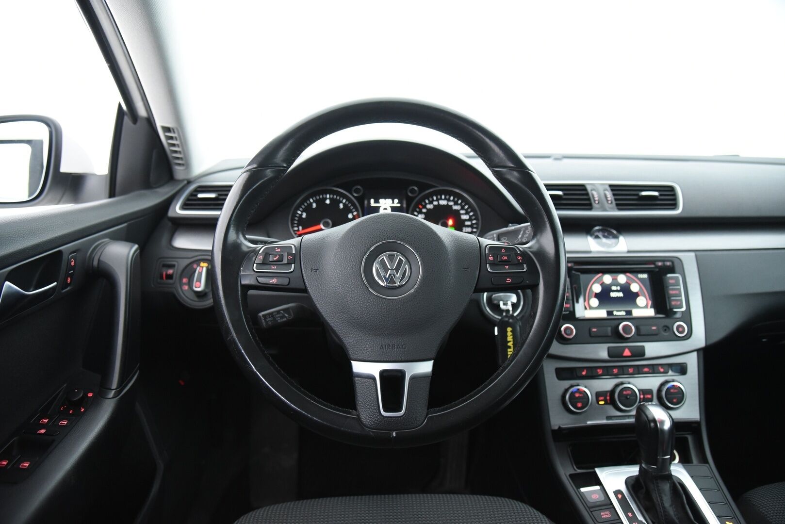 Volkswagen Passat 2012 Variant Comfortline 1,4 TSI MultiFuel 118 kW (160 hv) DSG-aut / Myydään huutokaupat.com:issa! - Myydään vain huutokaupat.com:issa! 