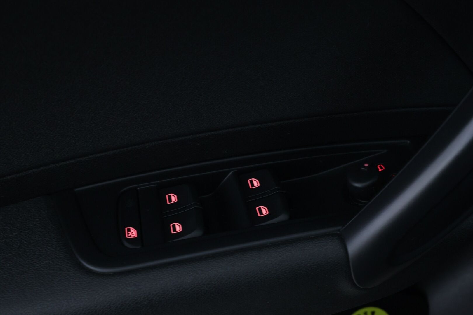 Audi A1 2012 Attraction 1,2 TFSI Start-Stop ** Lohko / Vakkari / S-Line ulko - Suomi auto / Jakoketju tehty / Juuri huollettu