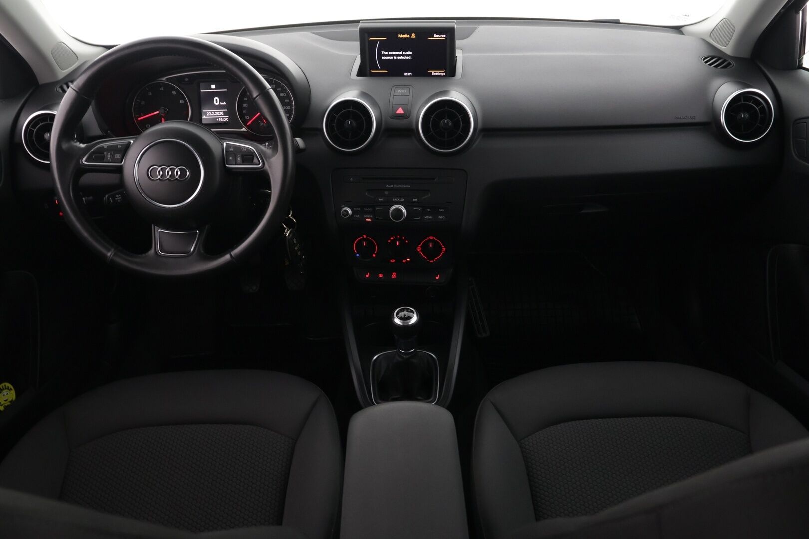 Audi A1 2012 Attraction 1,2 TFSI Start-Stop ** Lohko / Vakkari / S-Line ulko - Suomi auto / Jakoketju tehty / Juuri huollettu