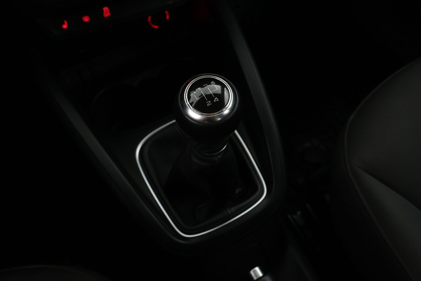 Audi A1 2012 Attraction 1,2 TFSI Start-Stop ** Lohko / Vakkari / S-Line ulko - Suomi auto / Jakoketju tehty / Juuri huollettu