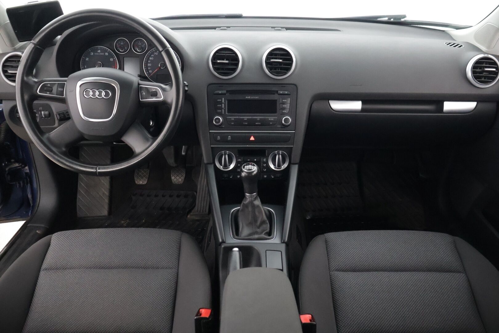 Audi A3 2012 Sportback Attraction S line Business Plus 1,2 TFSI 77 kW Start-Stop // Lohko / Bi-Xenon / Vakkari / Suomi-auto // - Viimeinen huolto 146tkm 3/2025 / Kahdet hyvät renkaat