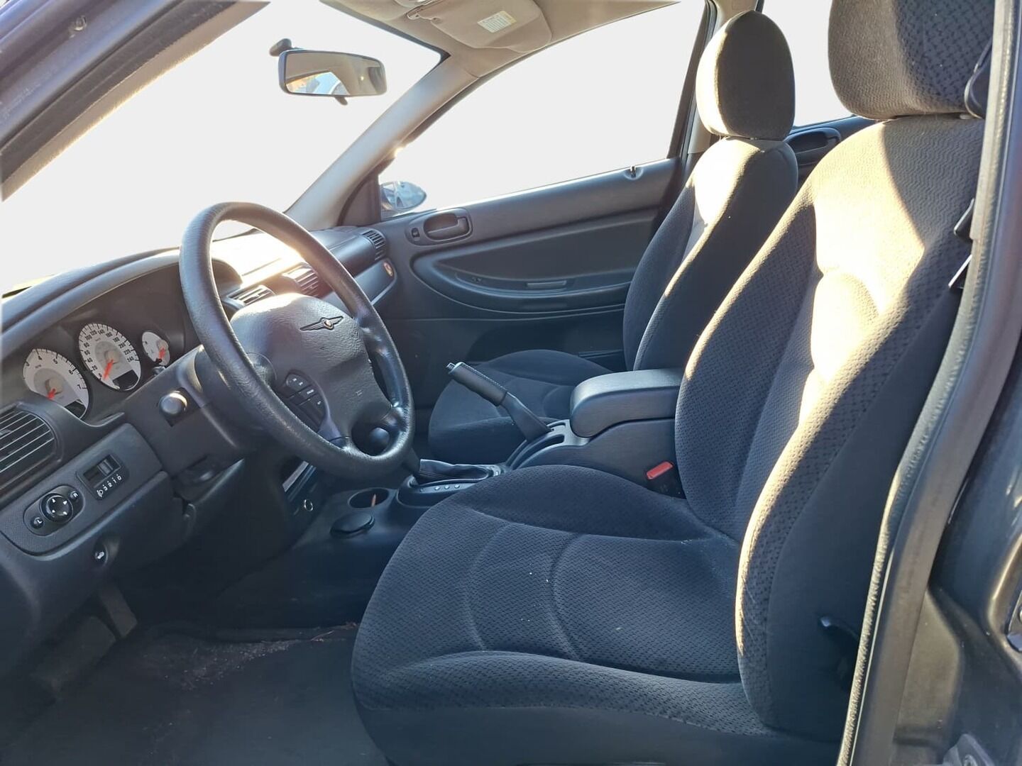 Chrysler Sebring 2003 D SEBRING SEDAN 2.7-AUTOMATIC-LB6U/274 **YritysOutlet - Myydään vain yrityksille - *Suomi-auto / Vakkari / Lohkolämmitin / Ilmastointi*