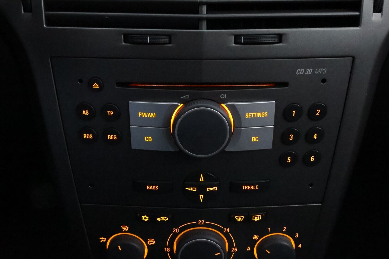 Opel Astra 2006 - YritysOutlet - Myydään vain yrityksille - – Tämä auto myydään YritysOutlet -valikoimasta vain yritykselle