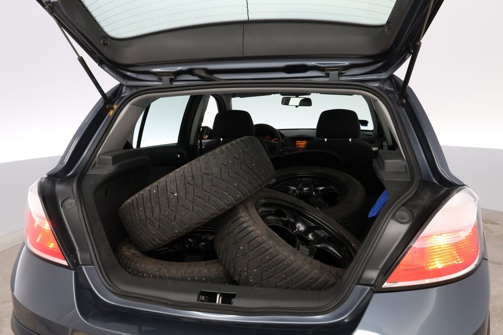 Opel Astra 2006 - YritysOutlet - Myydään vain yrityksille - – Tämä auto myydään YritysOutlet -valikoimasta vain yritykselle