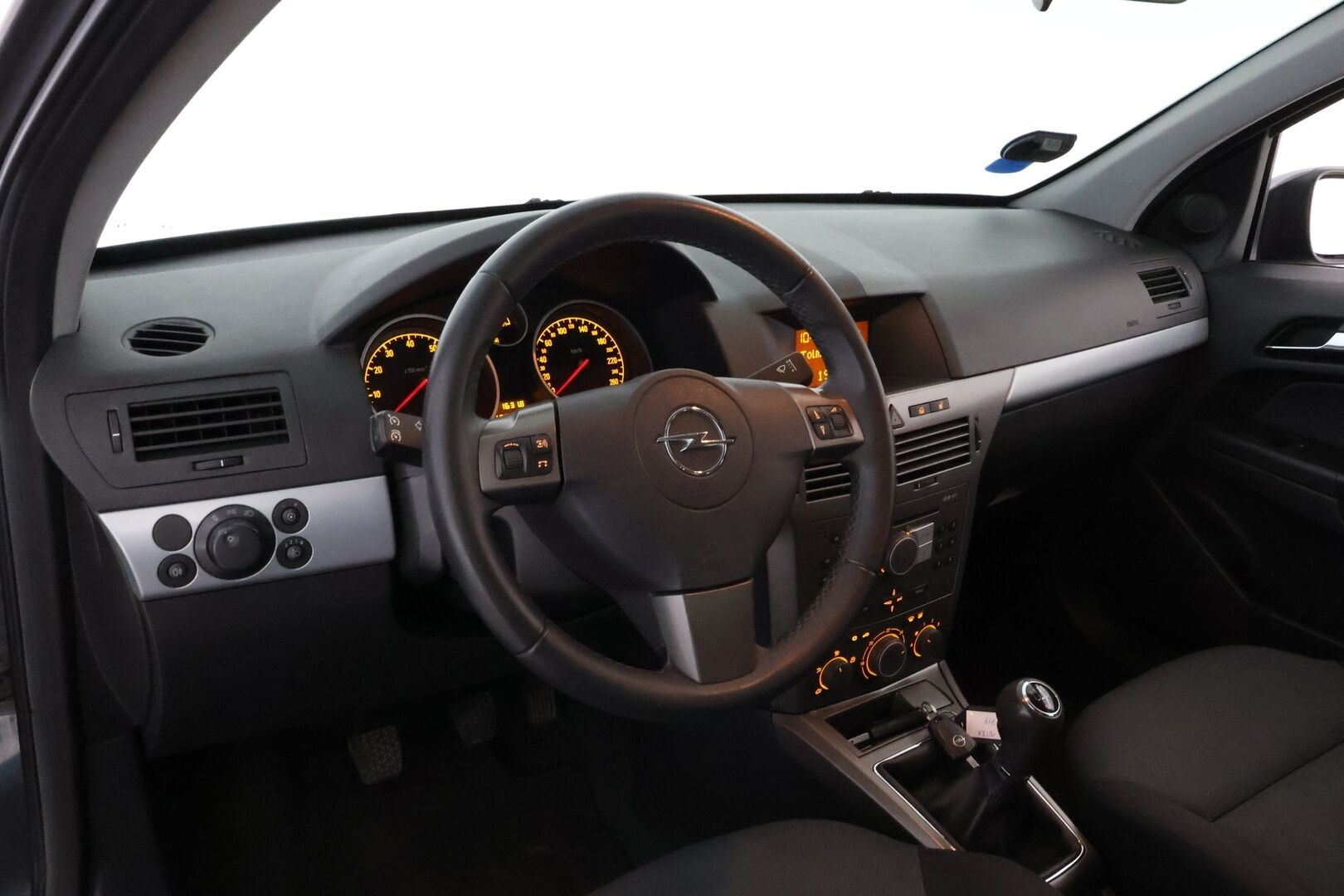 Opel Astra 2006 - YritysOutlet - Myydään vain yrityksille - – Tämä auto myydään YritysOutlet -valikoimasta vain yritykselle