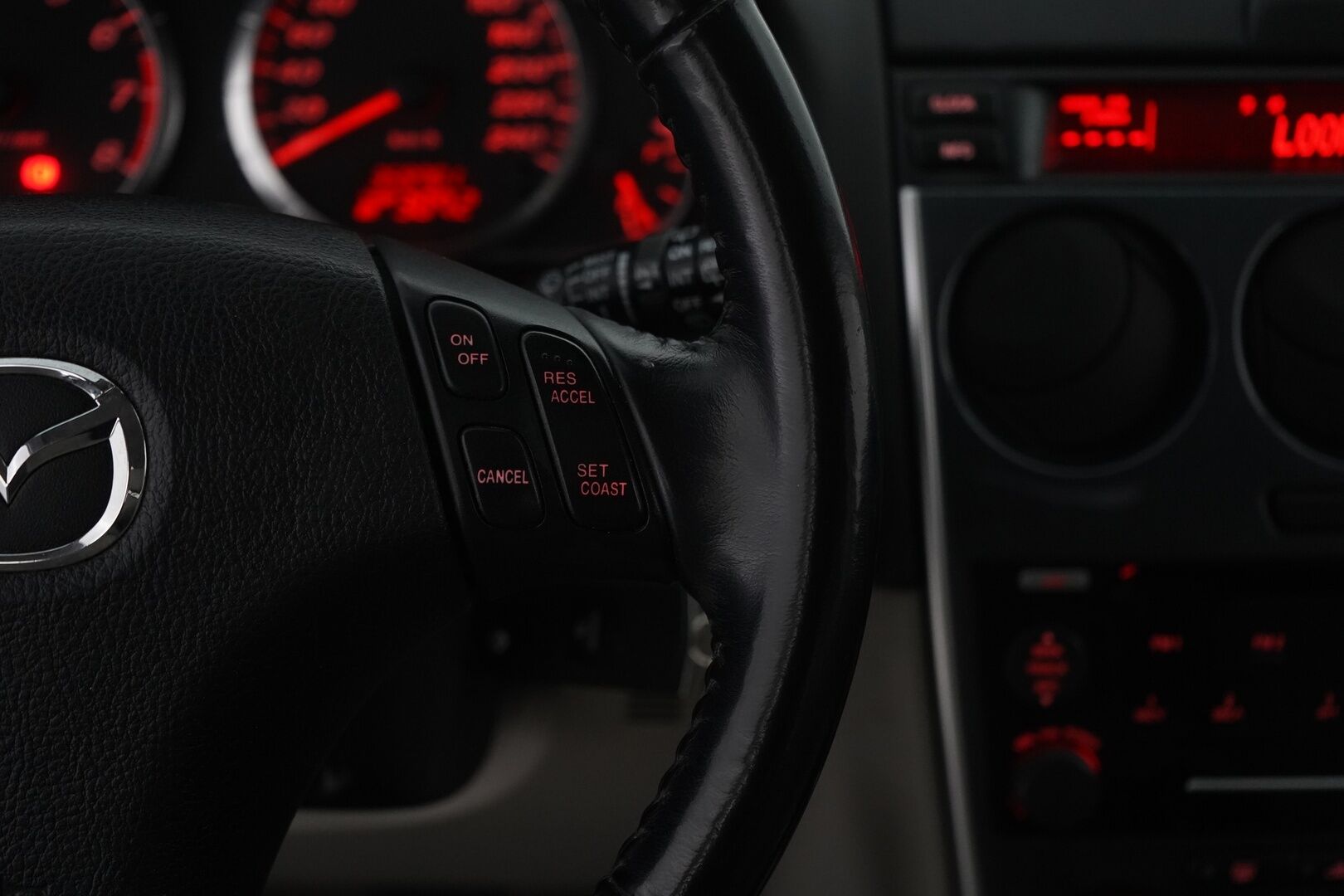 Mazda 6 2007 YritysOutlet - Myydään vain yrityksille - – Tämä auto myydään YritysOutlet -valikoimasta vain yritykselle