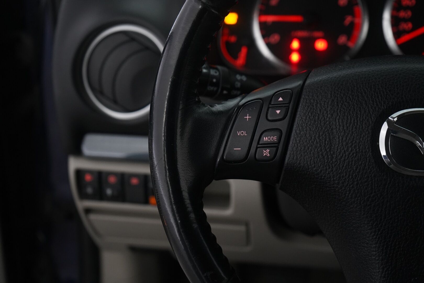 Mazda 6 2007 YritysOutlet - Myydään vain yrityksille - – Tämä auto myydään YritysOutlet -valikoimasta vain yritykselle