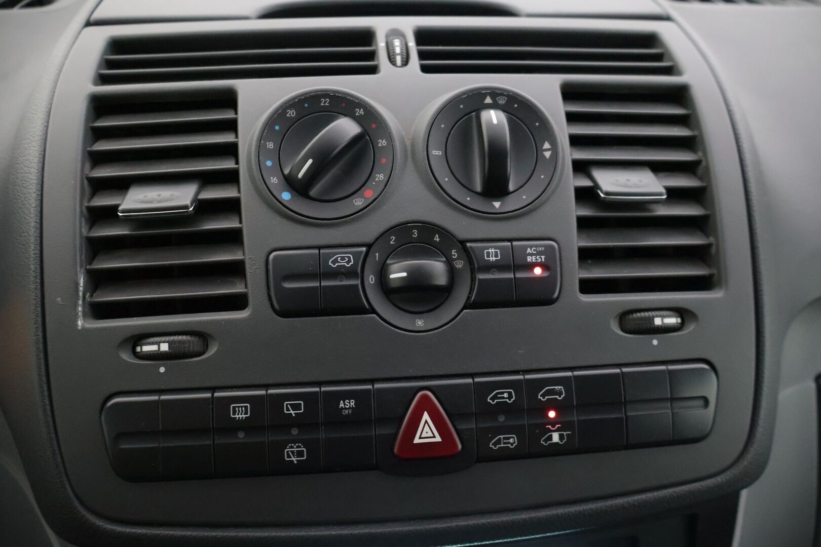 Mercedes-Benz Viano 2008 VIANO CDI 2.0 * Webasto / P-kamera / Bluetooth* - *Juuri katsastettu / täydellinen matkailuauto*