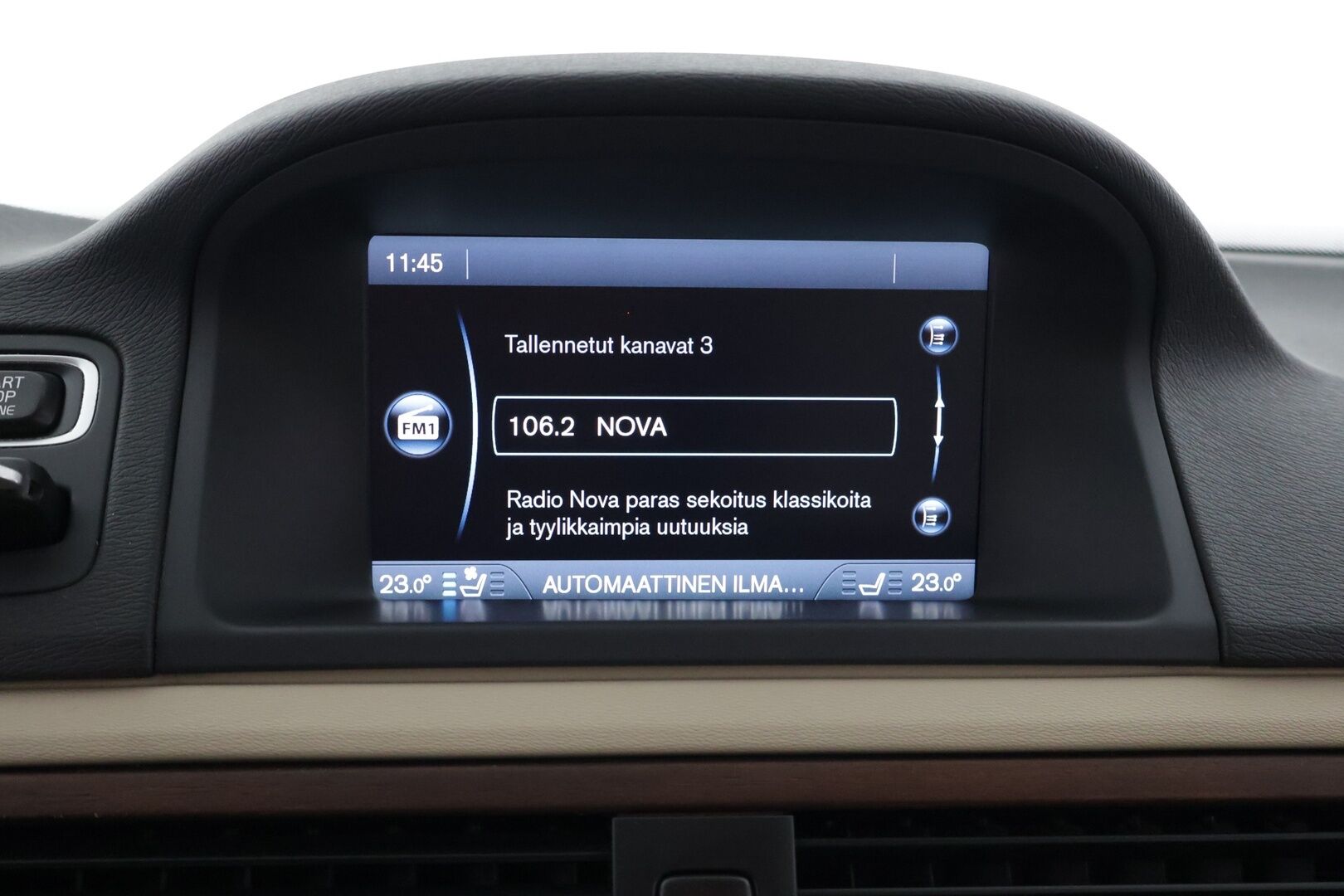 Volvo XC70 2014 D5 AWD Summum Edition aut ** VOC / Webasto / Tuuletetut istuimet / Koukku / Näytöt takana - ** Jakopää tehty / 1-om Suomi-auto / Harvinainen / Katso varusteet **