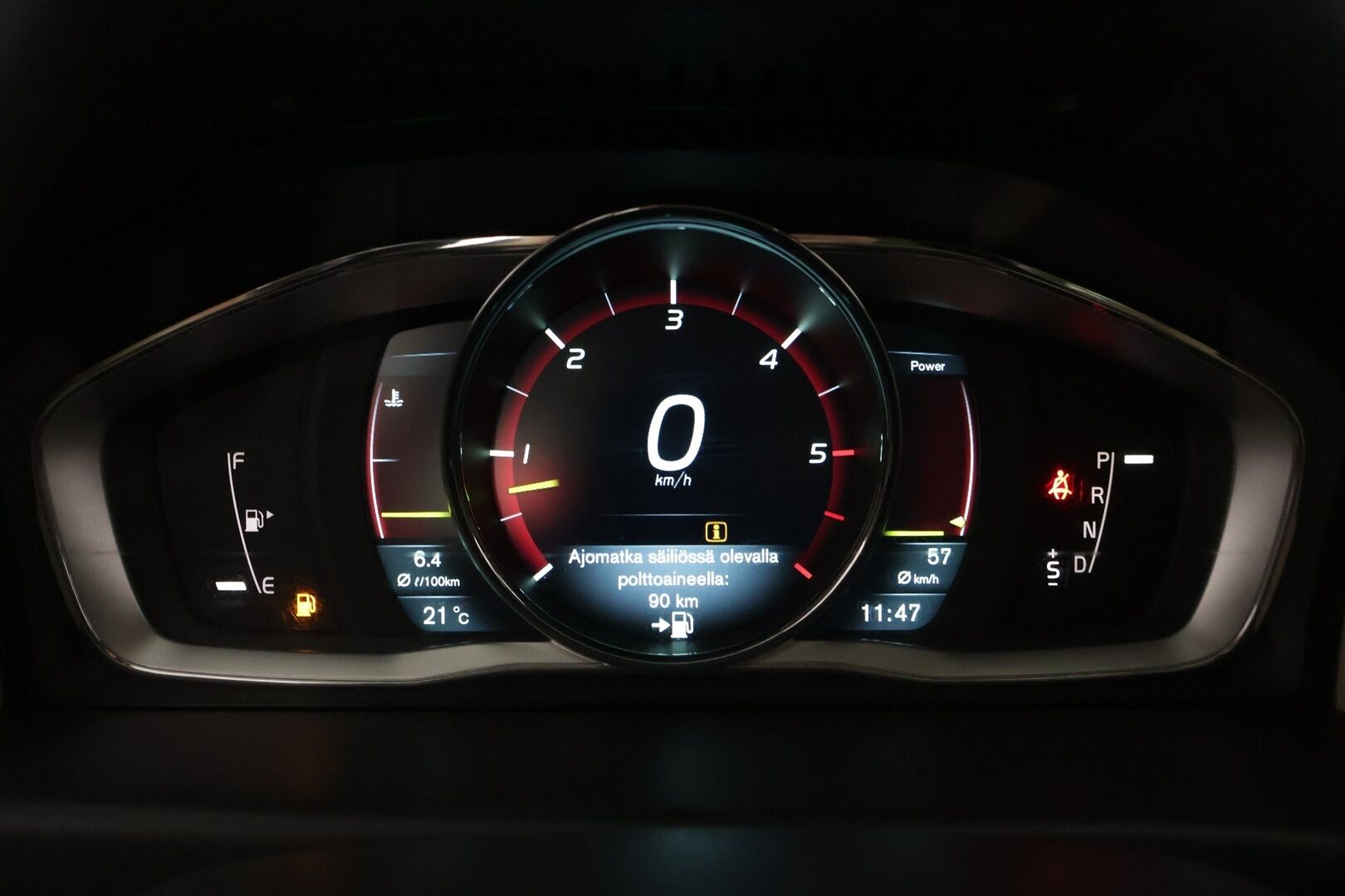 Volvo XC70 2014 D5 AWD Summum Edition aut ** VOC / Webasto / Tuuletetut istuimet / Koukku / Näytöt takana - ** Jakopää tehty / 1-om Suomi-auto / Harvinainen / Katso varusteet **
