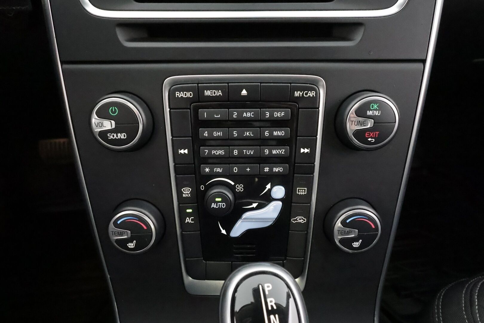 Volvo S60 2014 T4 Kinetic aut * Suomi-auto / Vakkari / CD-Soitin / AC / Kahdet renkaat aluvanteilla * - Lohkolämmitin