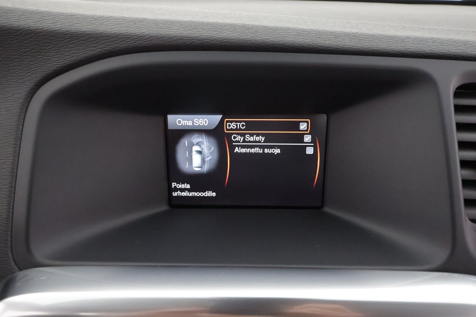 Volvo S60 2014 T4 Kinetic aut * Suomi-auto / Vakkari / CD-Soitin / AC / Kahdet renkaat aluvanteilla * - Lohkolämmitin