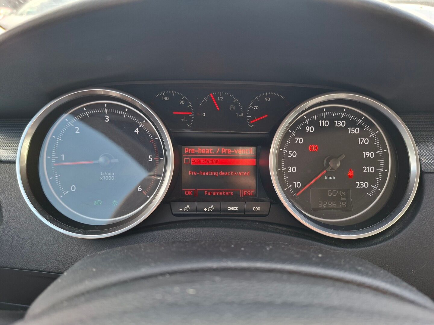 Peugeot 508 2012 SW Active HDi 115 FAP - YritysOutlet - Myydään vain yrityksille - – Tämä auto myydään YritysOutlet -valikoimasta vain yritykselle
