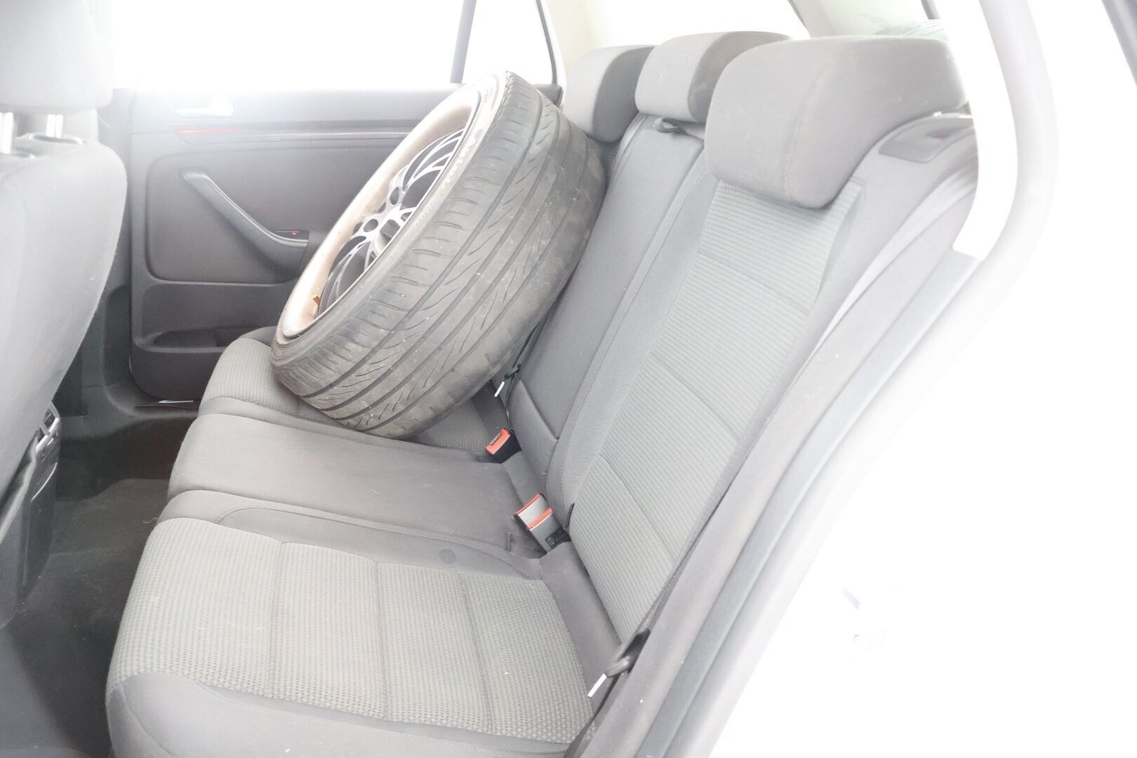 Volkswagen Golf 2010 GOLF Farmari (AC) 4ov 1968cm3 A  *YritysOutlet - Myydään vain yrityksille* - *YritysOutlet - Myydään vain yrityksille*