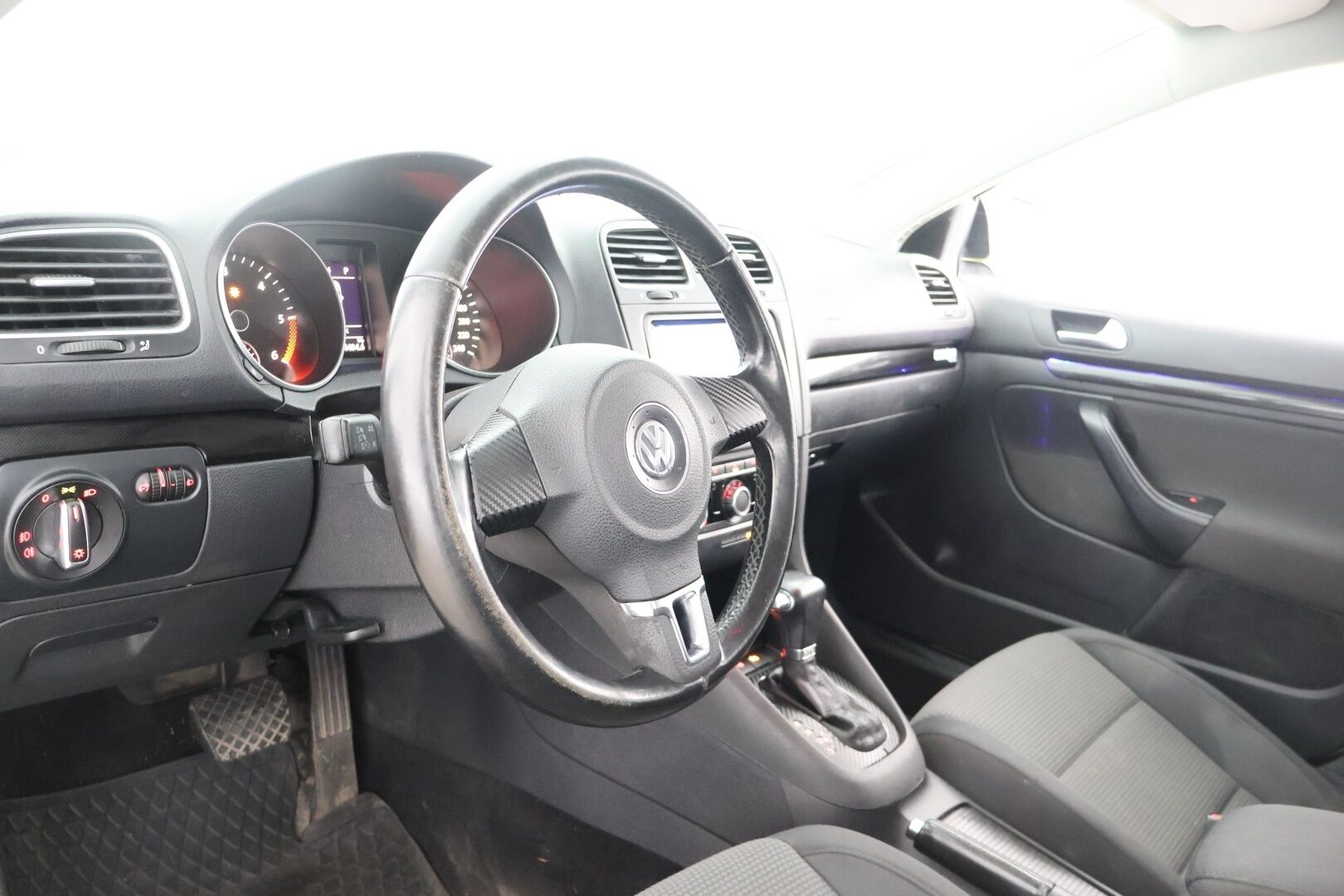 Volkswagen Golf 2010 GOLF Farmari (AC) 4ov 1968cm3 A  *YritysOutlet - Myydään vain yrityksille* - *YritysOutlet - Myydään vain yrityksille*